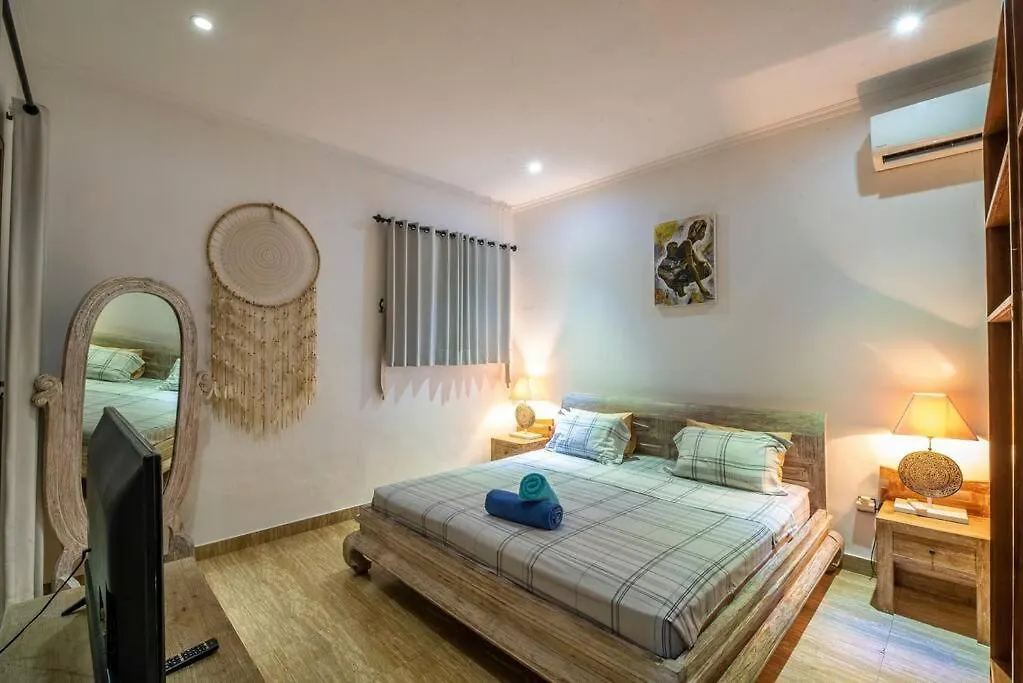 Legian Beach 3 Bedroom Villa  Legian (Bali)