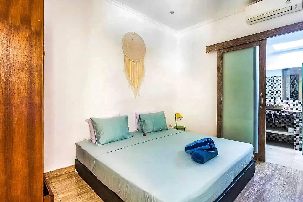 Legian Beach 3 Bedroom Villa  Legian (Bali)