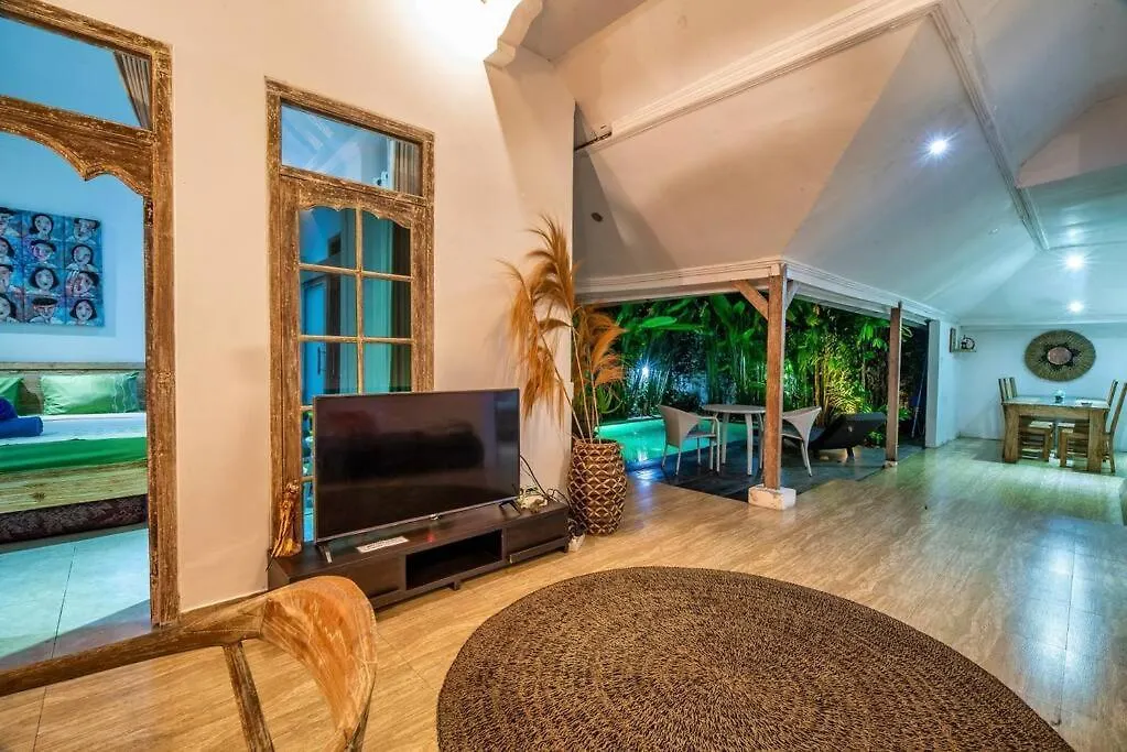 Legian Beach 3 Bedroom Villa  Legian (Bali)